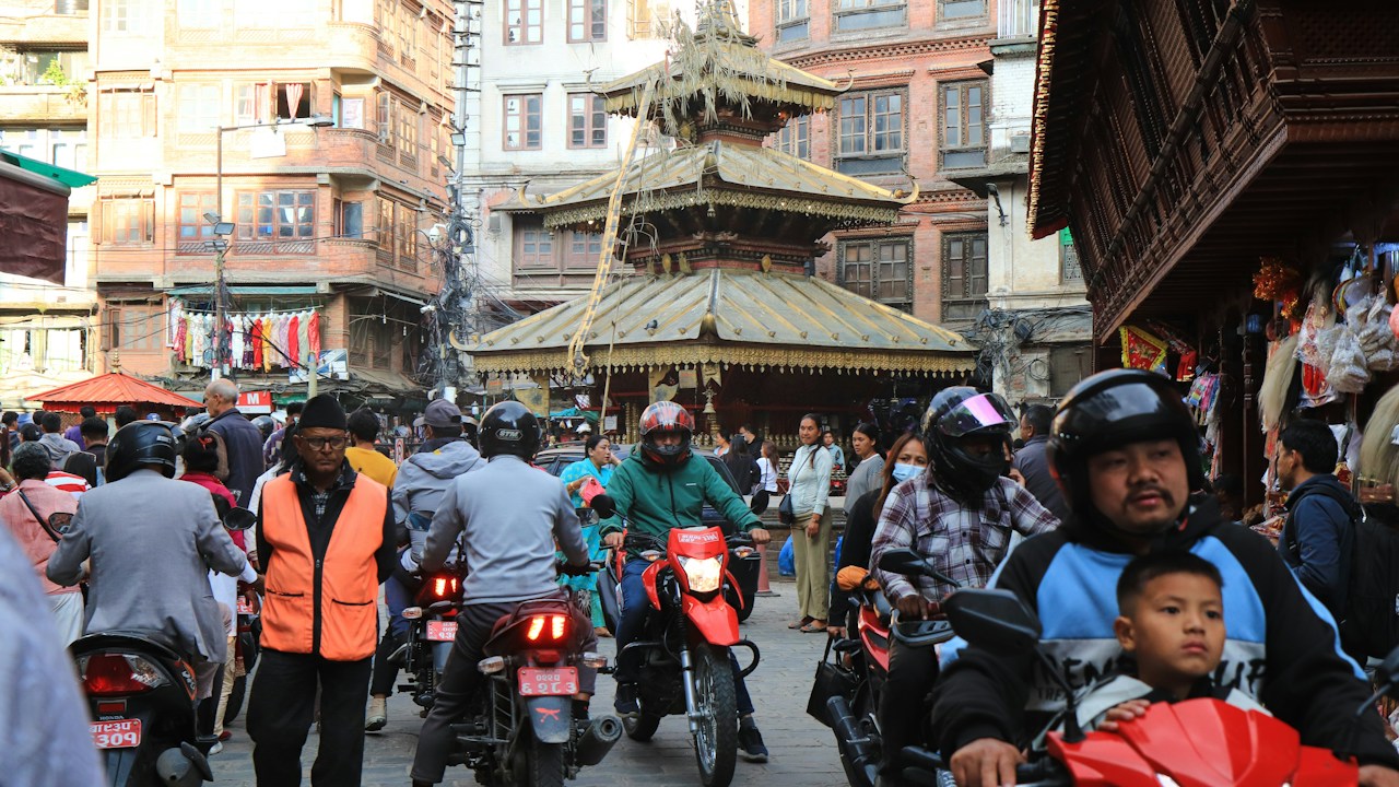 काठमाडौंको सडकमा मोटरसाइकल तथा स्कुटर, बागमतीको राइड सेयरिङ सार्वजनिक सवारी दर्ता नीति सम्बन्धी प्रतिनिधिमूलक तस्बिर